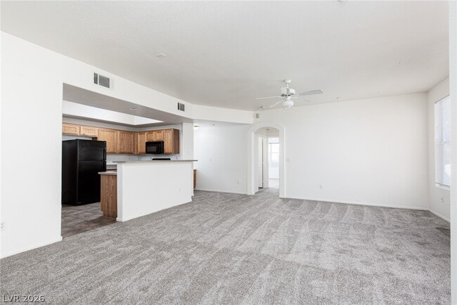 Building Photo - 5855 Valley Dr