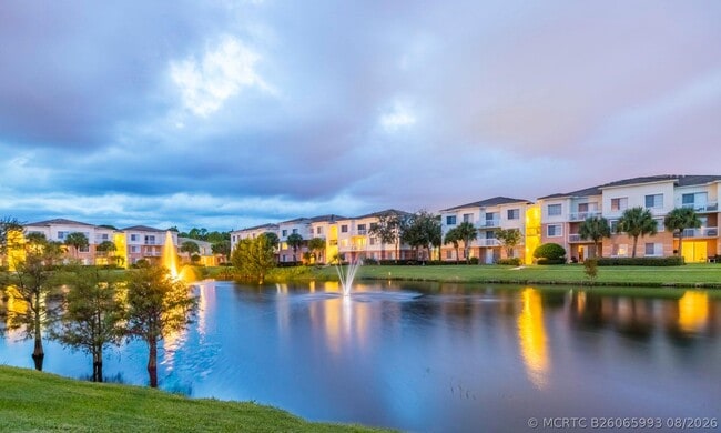 Building Photo - 1305 Myrtlewood Cir E