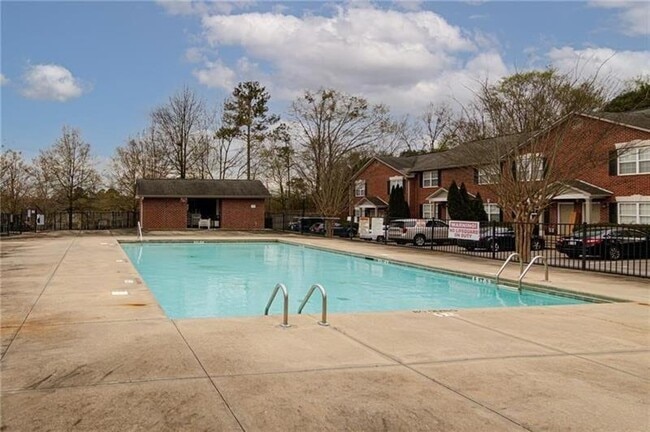 Building Photo - 460 S Barnett Shoals Rd