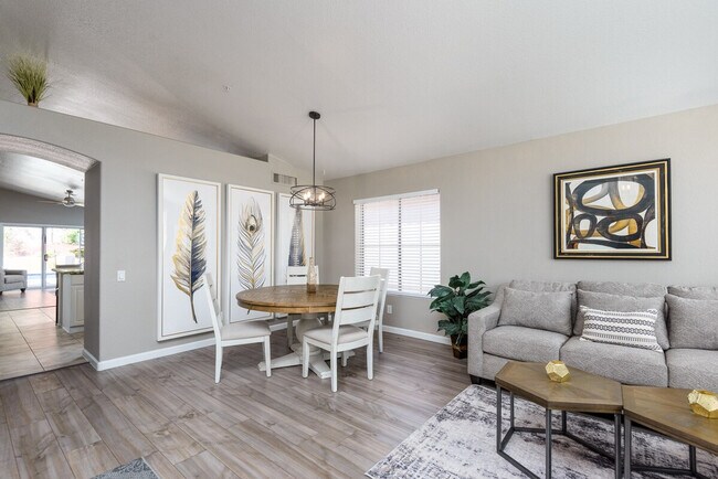 Building Photo - 7254 E Camino Del Monte