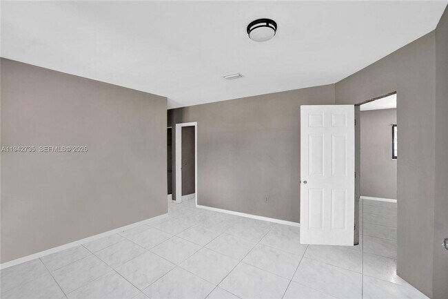 Building Photo - 28640 SW 146th Ave