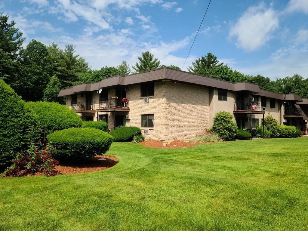 Building Photo - 9 Strawberry Bank Rd