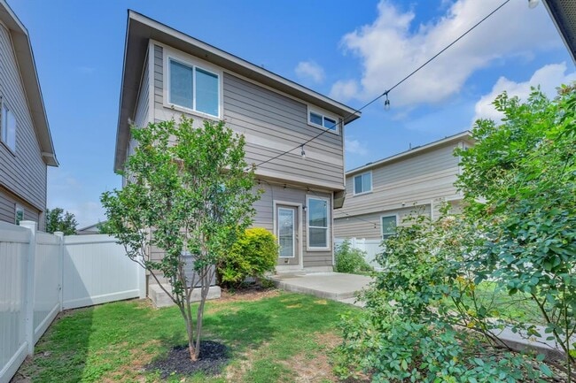 Building Photo - 309 Cane River Rd