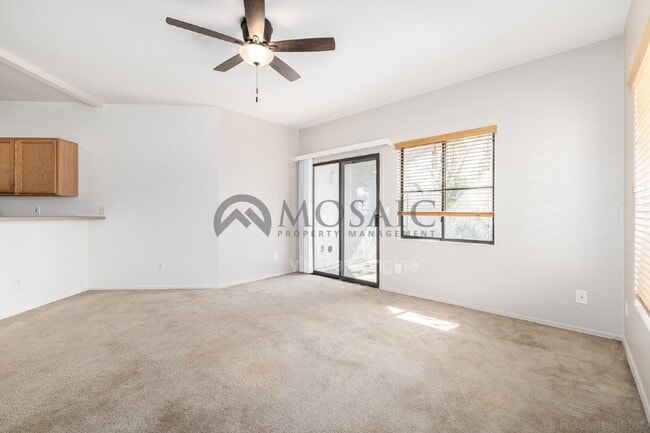 Building Photo - 280 S Elizabeth Way