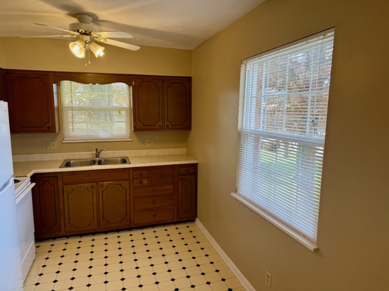 Building Photo - 2205 Adams Ave