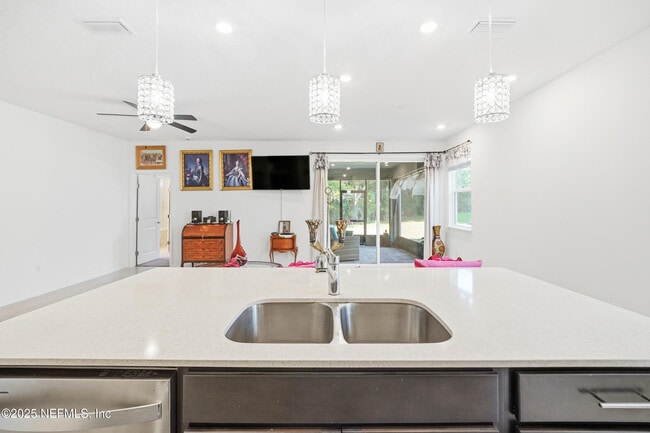 Building Photo - 607 Blind Oak Cir