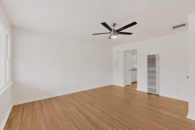 Building Photo - 714-714 Madison St NE