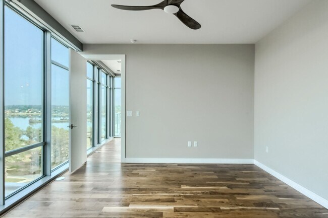 Building Photo - Two Bedroom Penthouse in Denver