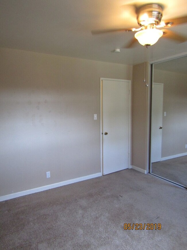 Building Photo - 1Bed/1Ba Apartment! in Coddingtown area