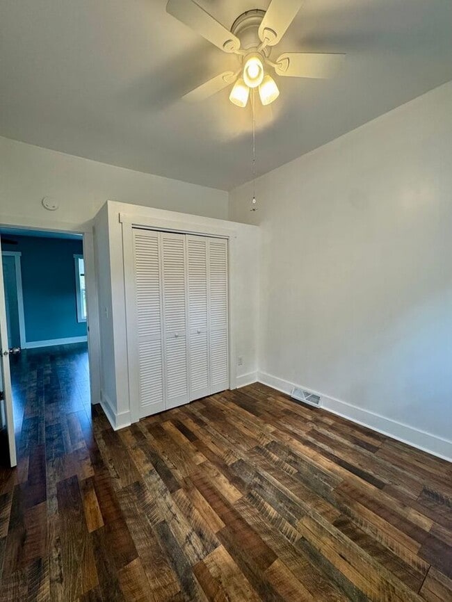 Building Photo - Remodeled 2 bedroom home-Three Oaks
