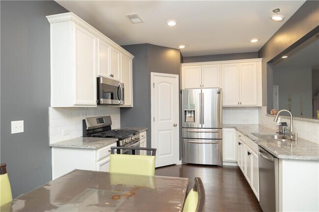 Building Photo - 7245 Heritage Oak Ct