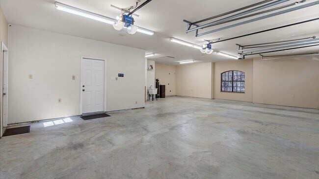 Building Photo - Private 5.5-Acre Retreat in Schoenthal Ranch – Space, Comfort & Country Living