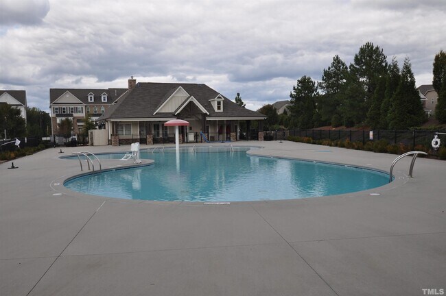 Building Photo - 5405 Cambridgeshire Loop