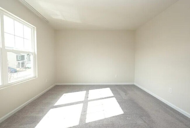 Building Photo - 1338 Woodhouse Dr