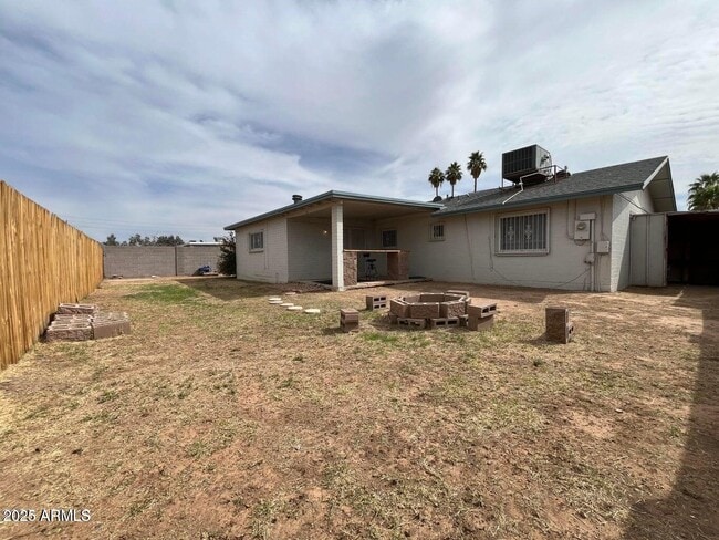 Building Photo - 1210 E Marny Rd