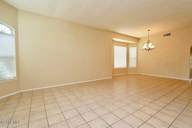 Building Photo - 1455 Cherokee Ridge Dr