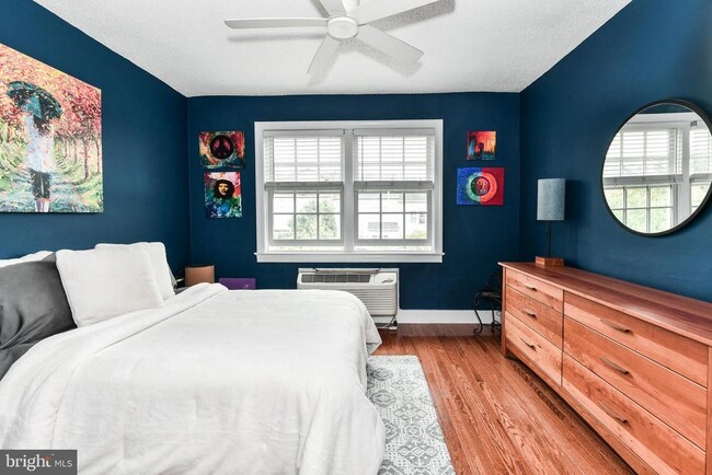 Building Photo - 1808 W Abingdon Dr