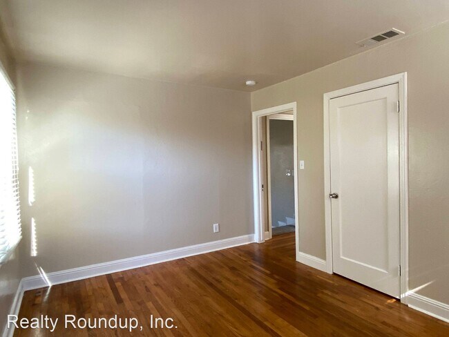 Building Photo - 3 br, 1 bath House - 1656 Country Club Blvd