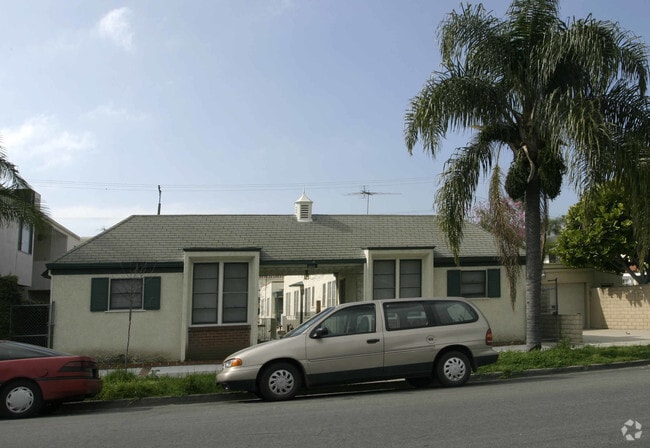 Primary Photo - 3312 E 2nd St