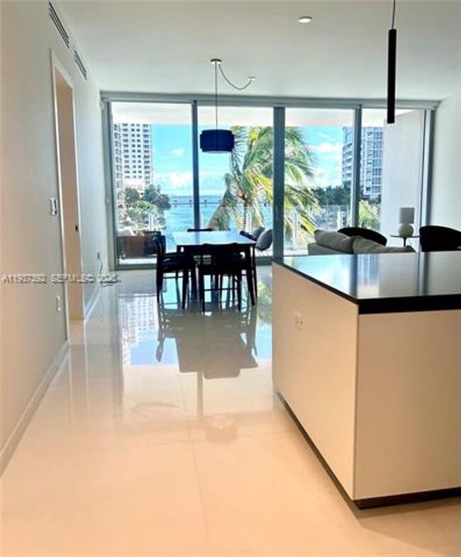 Building Photo - 300 Biscayne Blvd Way