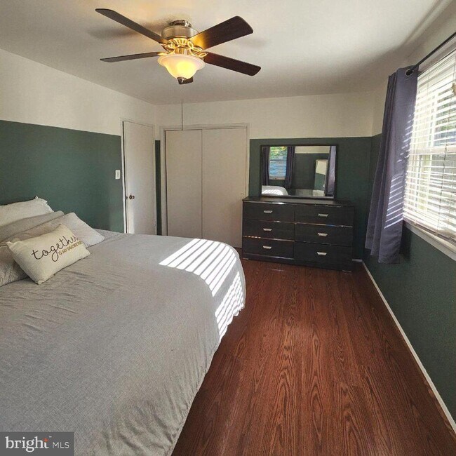 Building Photo - 7433 Grace St