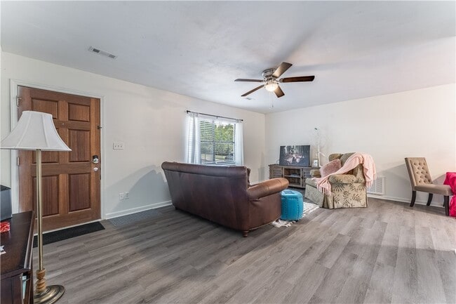 Building Photo - 10984 Tony Mountain Rd