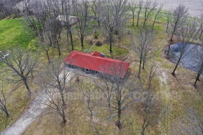 Building Photo - 2081 Willow Ln