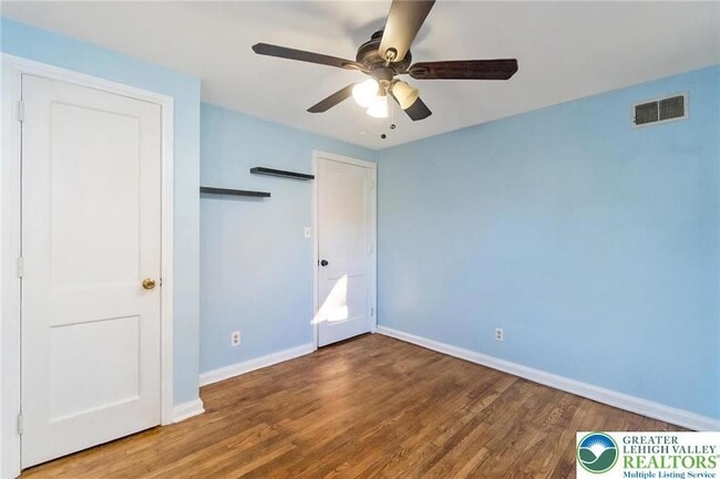 Building Photo - 240 Palmer St