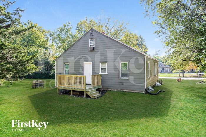 Building Photo - 8000 E 87th St