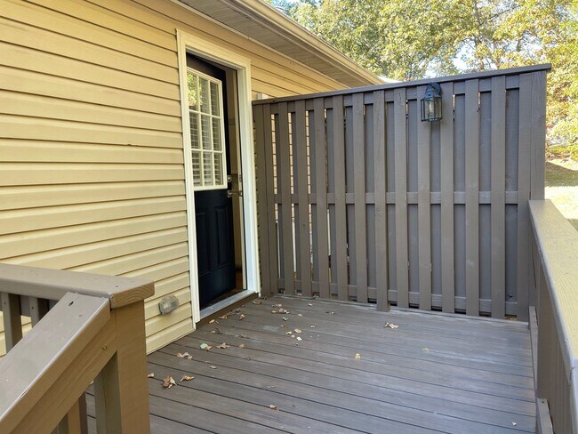 Building Photo - 1305