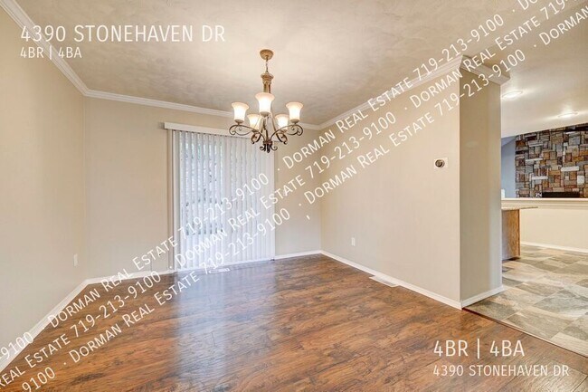 Building Photo - 4390 Stonehaven Dr