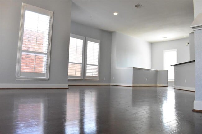 Building Photo - 3123 Dallas St