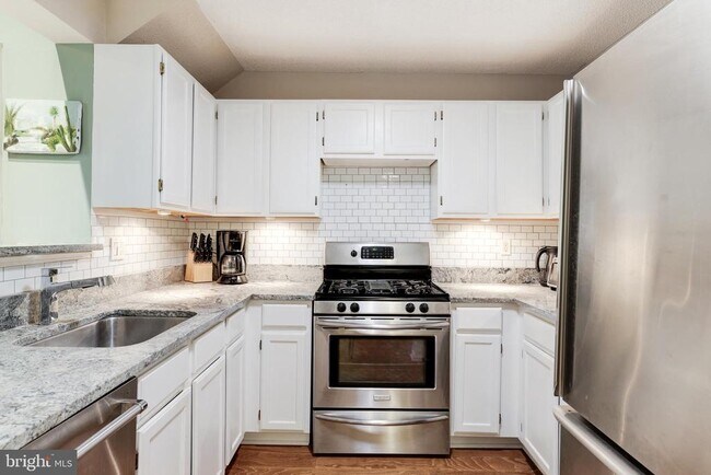 Building Photo - 12012 Taliesin Pl