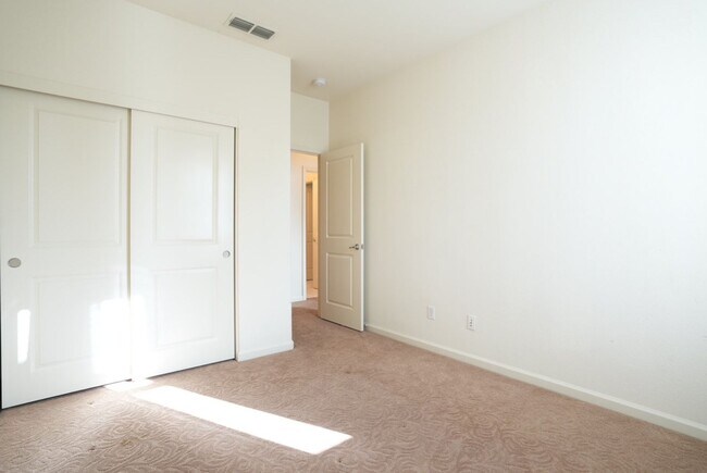 Building Photo - Four Bedroom Napa Home