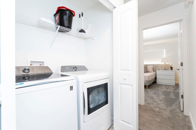 Building Photo - 4343 Scene Ln