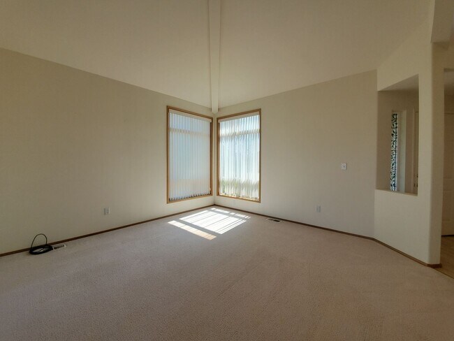 Building Photo - Great Community Amenities! 4-Bedroom, 2.5-...