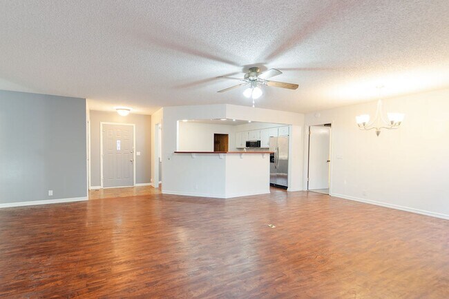 Building Photo - Beautiful 4 bedroom, 3 bathroom home on the East End of Hot Springs Village. Pets are considered ...