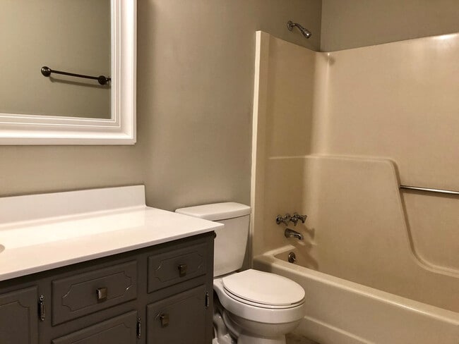 Building Photo - 3206 Kings View Ct