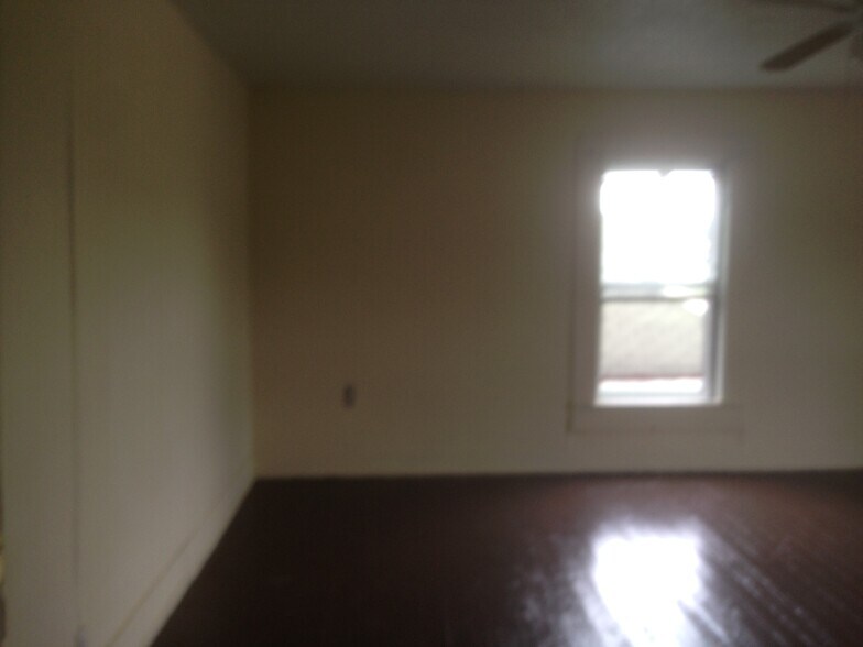 upper bedroom 2 - 602 Wilkes Blvd