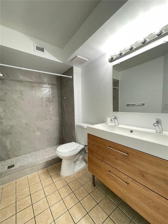 Building Photo - 12400 Vista Isles Dr
