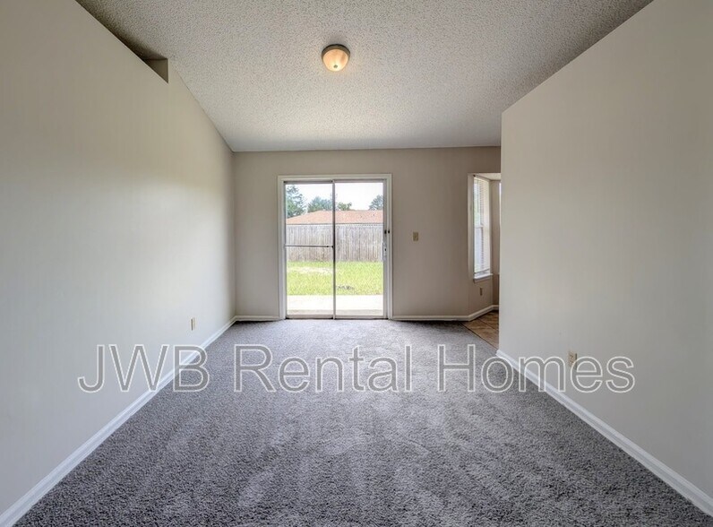 Building Photo - 2358 Scanlon Dr