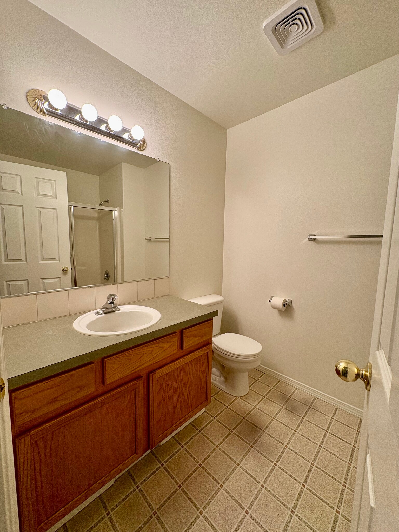 Bath #2 - 3320 NW 118th St