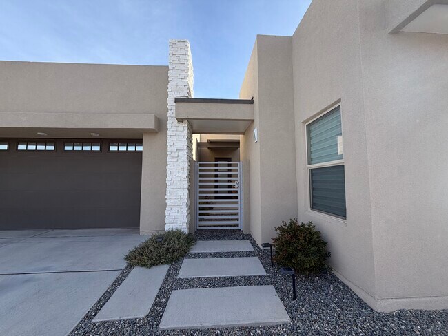 Building Photo - 7900 Tiburon Hills Drive NW