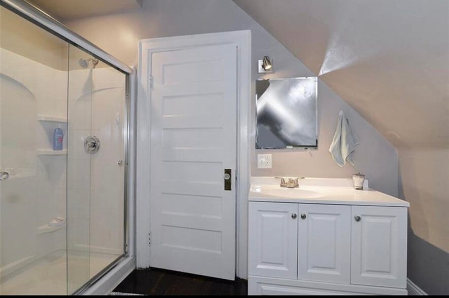 Building Photo - 15 Emerson Ave