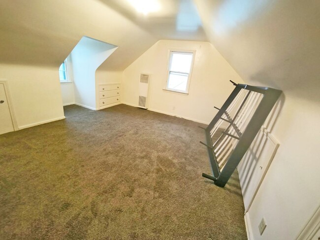 Building Photo - Convenient Showings — No Appointment Needed!