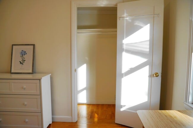 Building Photo - 851 Ocean Ave