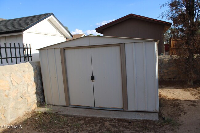 Building Photo - 1740 Sammy Davis Pl