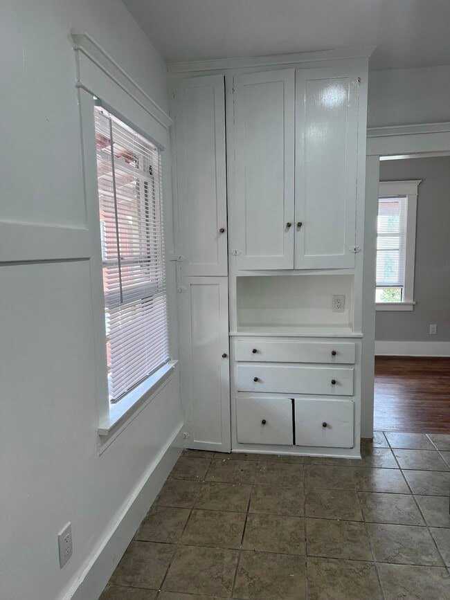 pantry - 1424 E Florida St