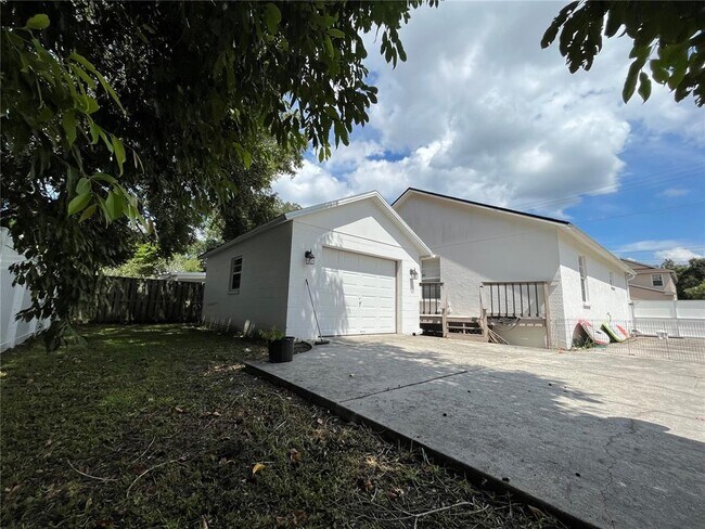 Building Photo - 7503 S West Shore Blvd