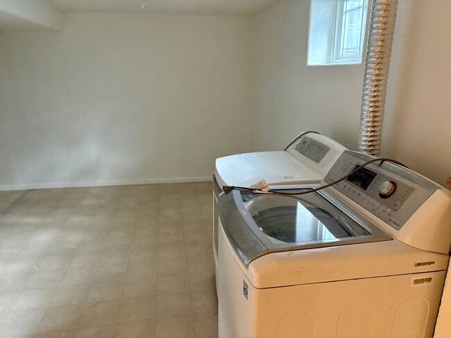 Building Photo - Harvey Park Location!  Single Family Home ...